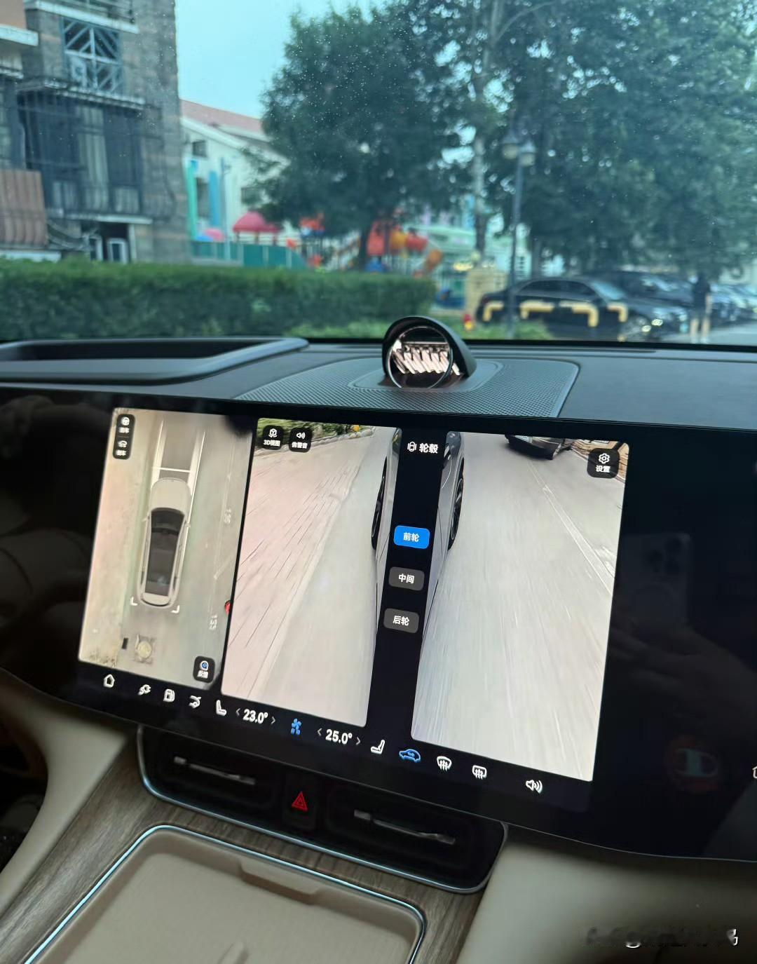 有个360影像还是挺有必要的，问界M8如果离道牙子近了不仅会报警提示，还会自动开