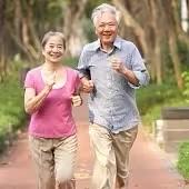 60岁老人每天走一万步需因人而异，不能一概而论，核心是结合自身健康状况调整，而非