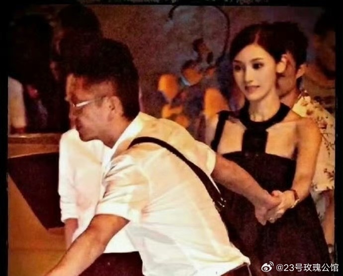 说get不到李嘉欣的建议都来看看这张冷知识这时候的李已经37岁了… 