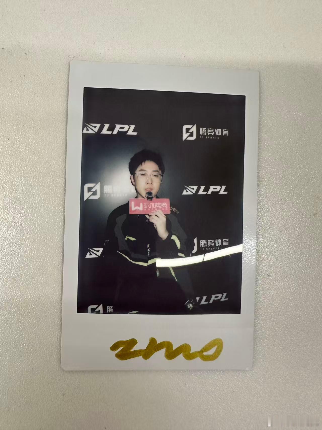 上周采访到的GALA和Zhuo哥的拍立得😄欢迎大家到加妹的群里来蹲蹲拍立得加妹