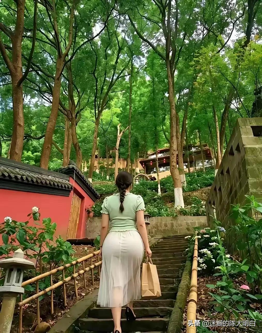 不协调吗，没有吧？