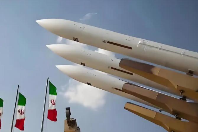 伊朗：已做好打持久战准备

据伊朗方面15日消息，伊朗最高领袖军事顾问穆赫辛·雷