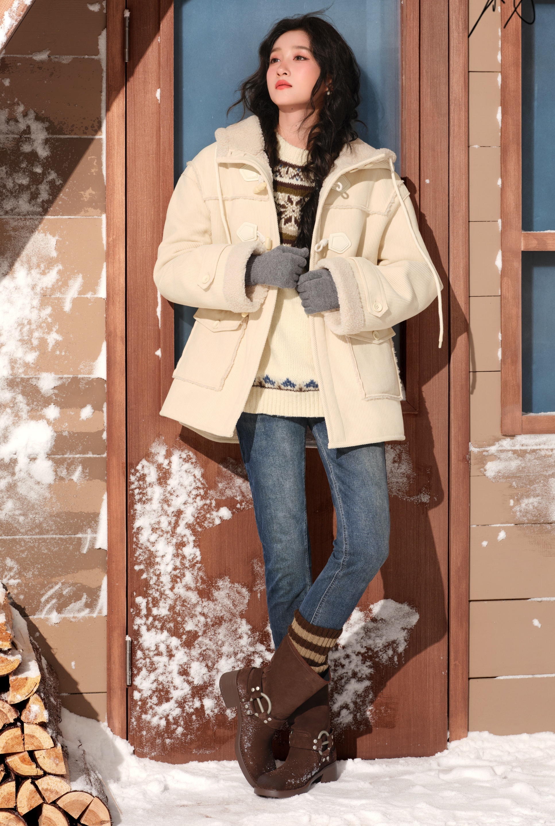 关晓彤开雪地摩托关晓彤在复制粘贴的时代，你是手写的诗