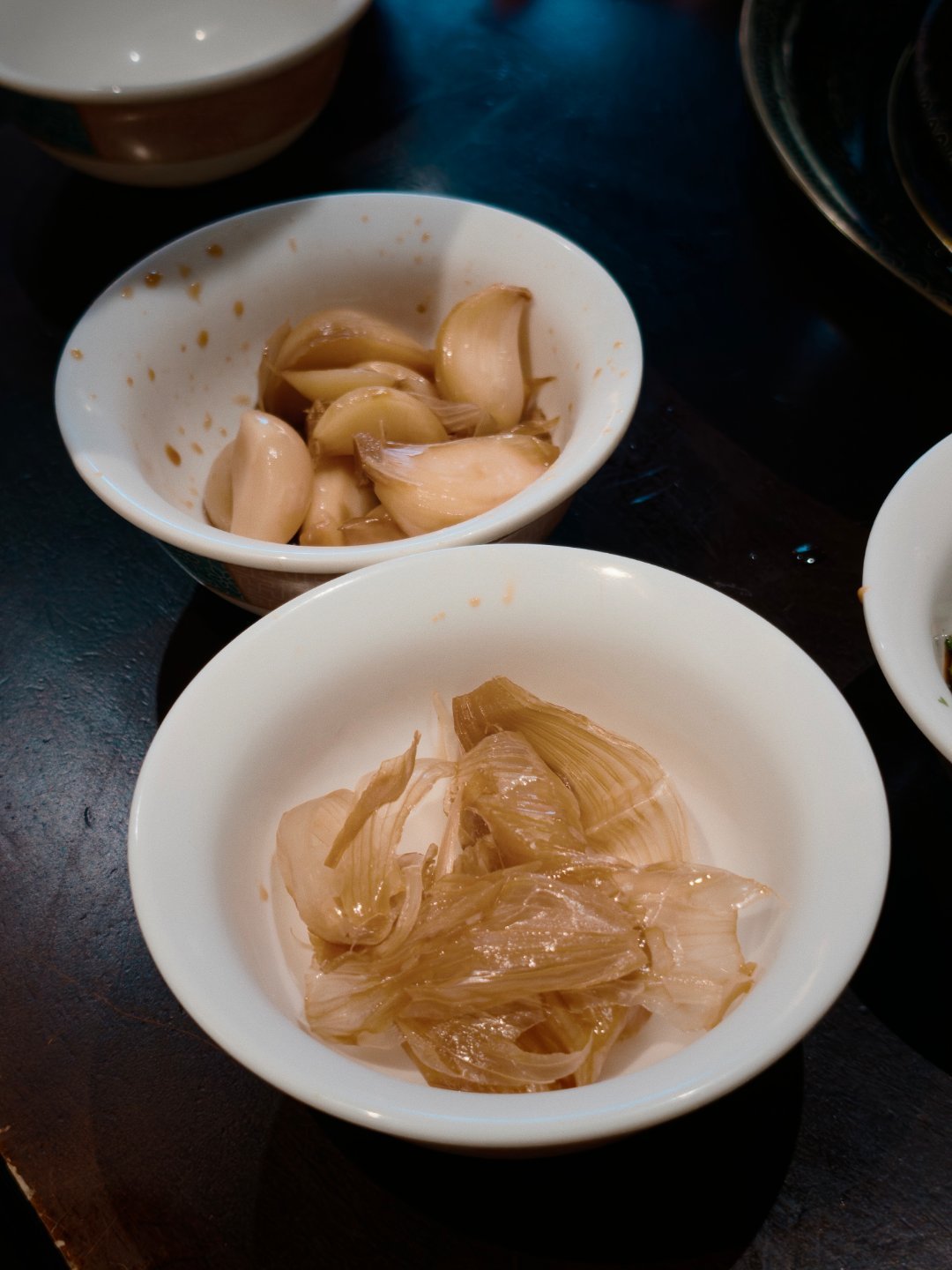 有没有跟我一样，喜欢吃糖蒜的蒜皮砸吧砸吧味儿就行了。