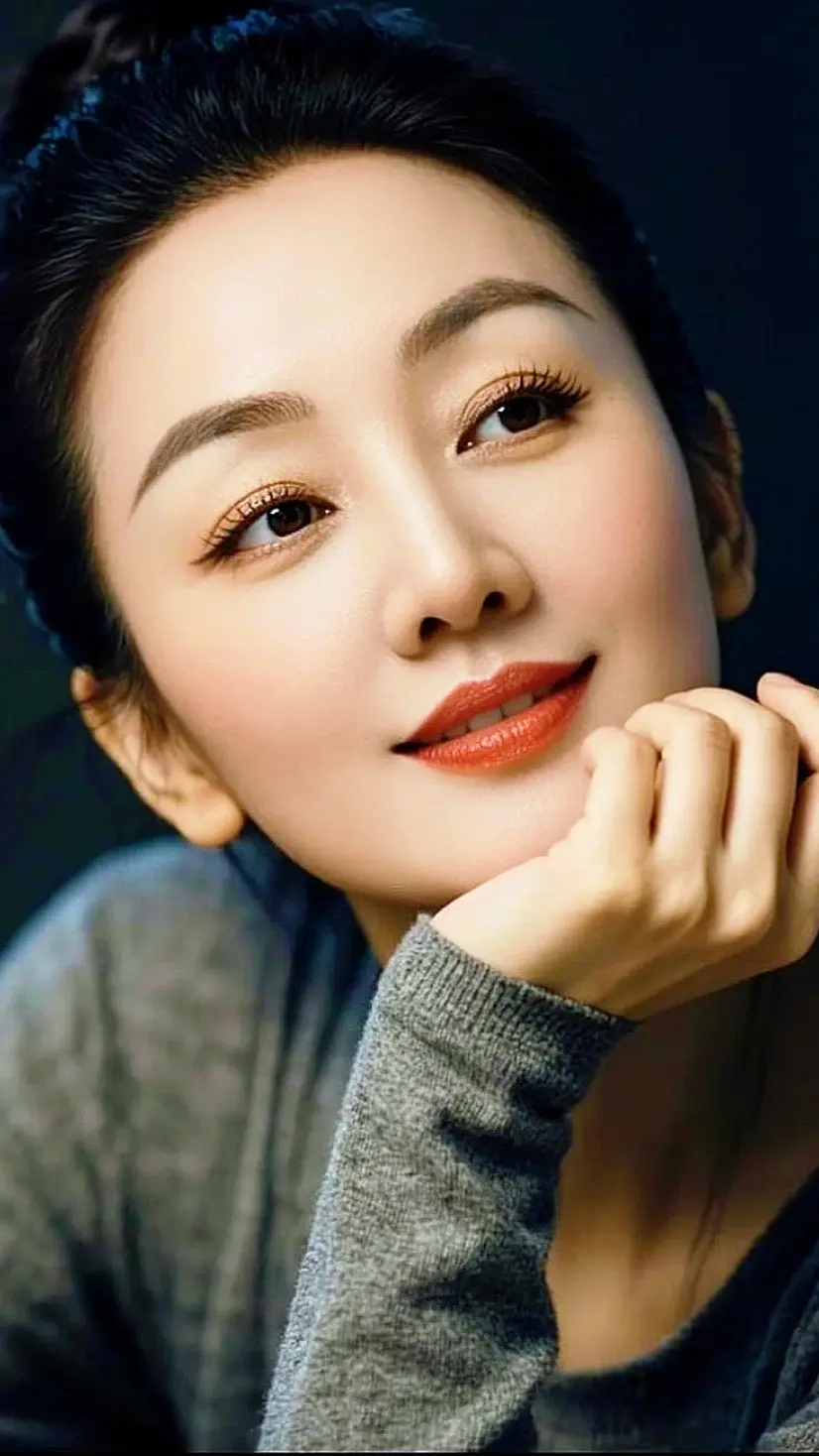 AI氛围感自拍 大大方方展示成熟的魅力 ai创作 伙伴计划广告分成