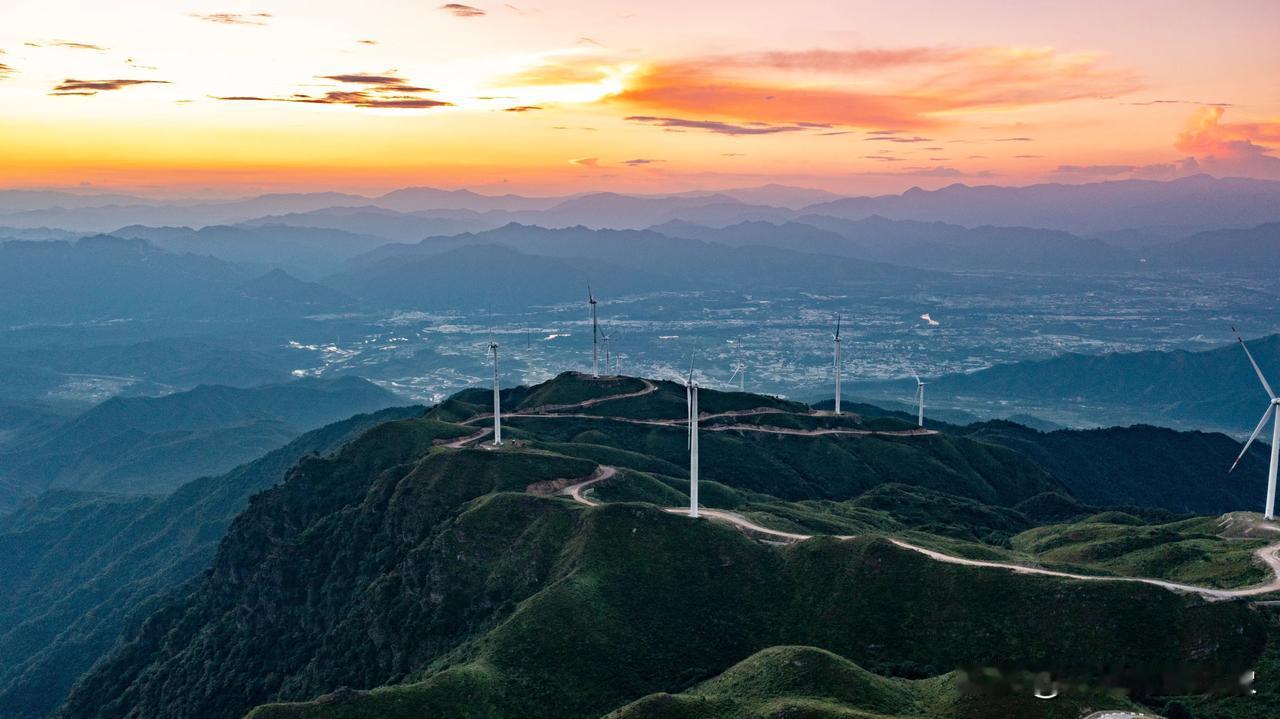 桂林摩天岭日出