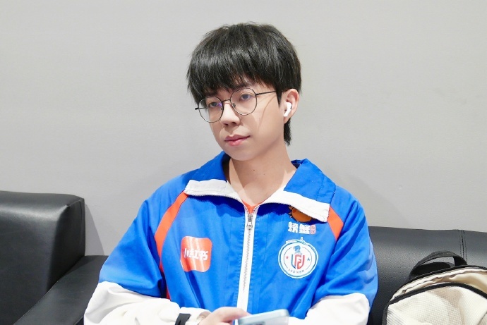 LGDNBW首个锁定夏季赛S组LGDNBW拿下关键胜利，提前锁定S组席位，连胜势