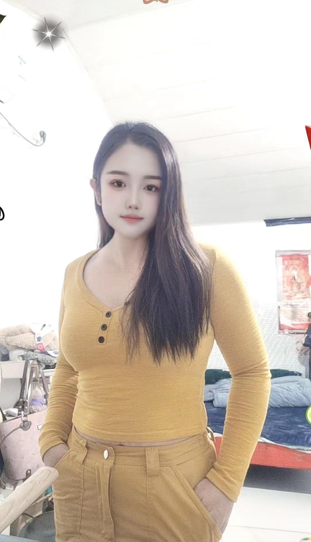 天天下雨🌧️。过呢是什么天气。穿厚不得穿短不得。还是啊么云南好在。😂