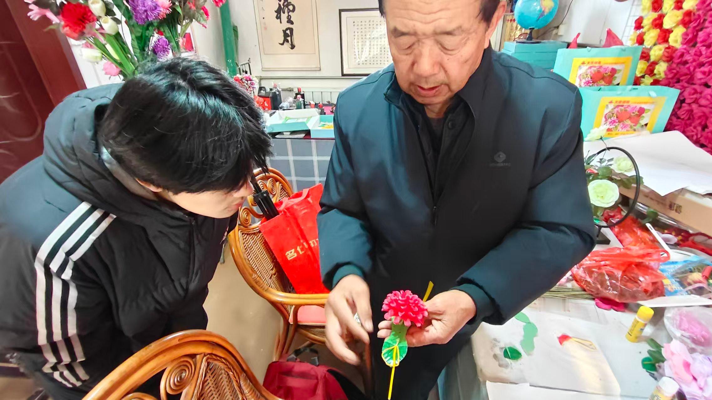 秦岭笑谈 【绢园探秘承古艺，匠心指尖绽非遗】曲阜师范大学大学生寒假社会实践202