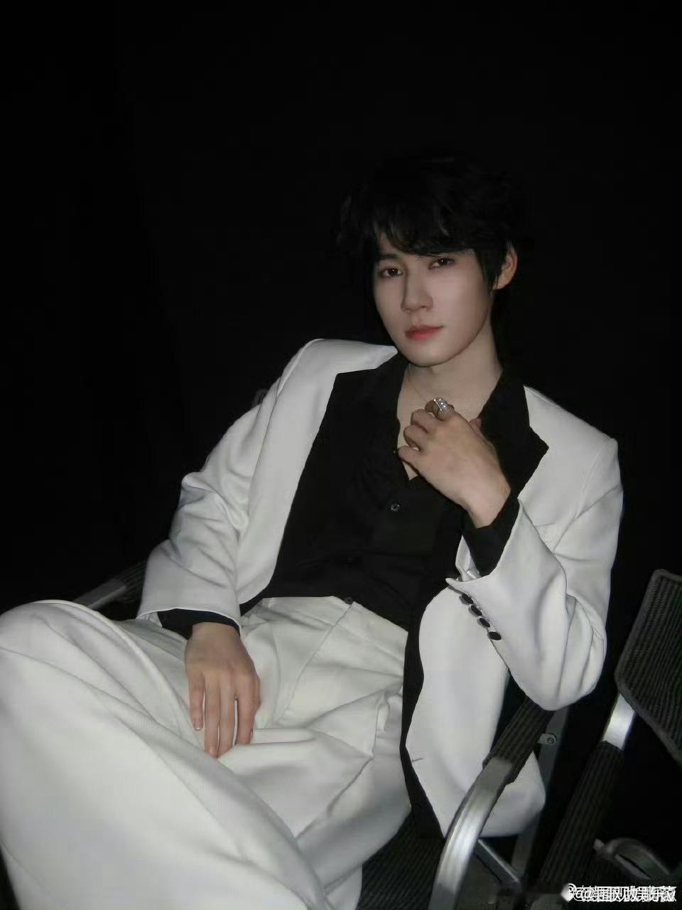 张真源睡前晚安问候张真源睡前晚安张真源的睡前晚安问候，还得是你啊，真贴心 