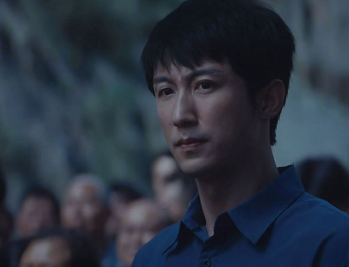 黄景瑜从文弱书生切回钮祜禄大号 《重器》陈一众人设反差感拉满，辞职深造一路读到法