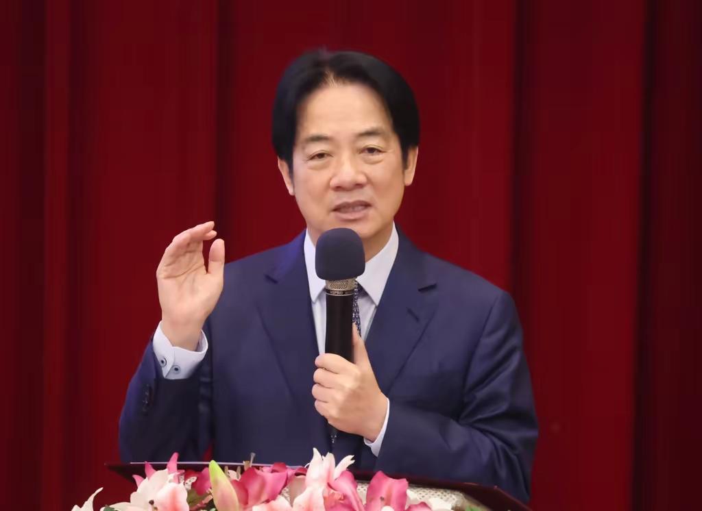 赖清德改口说软话，事出反常必有妖，切勿上当！
        一向强硬的“台独”