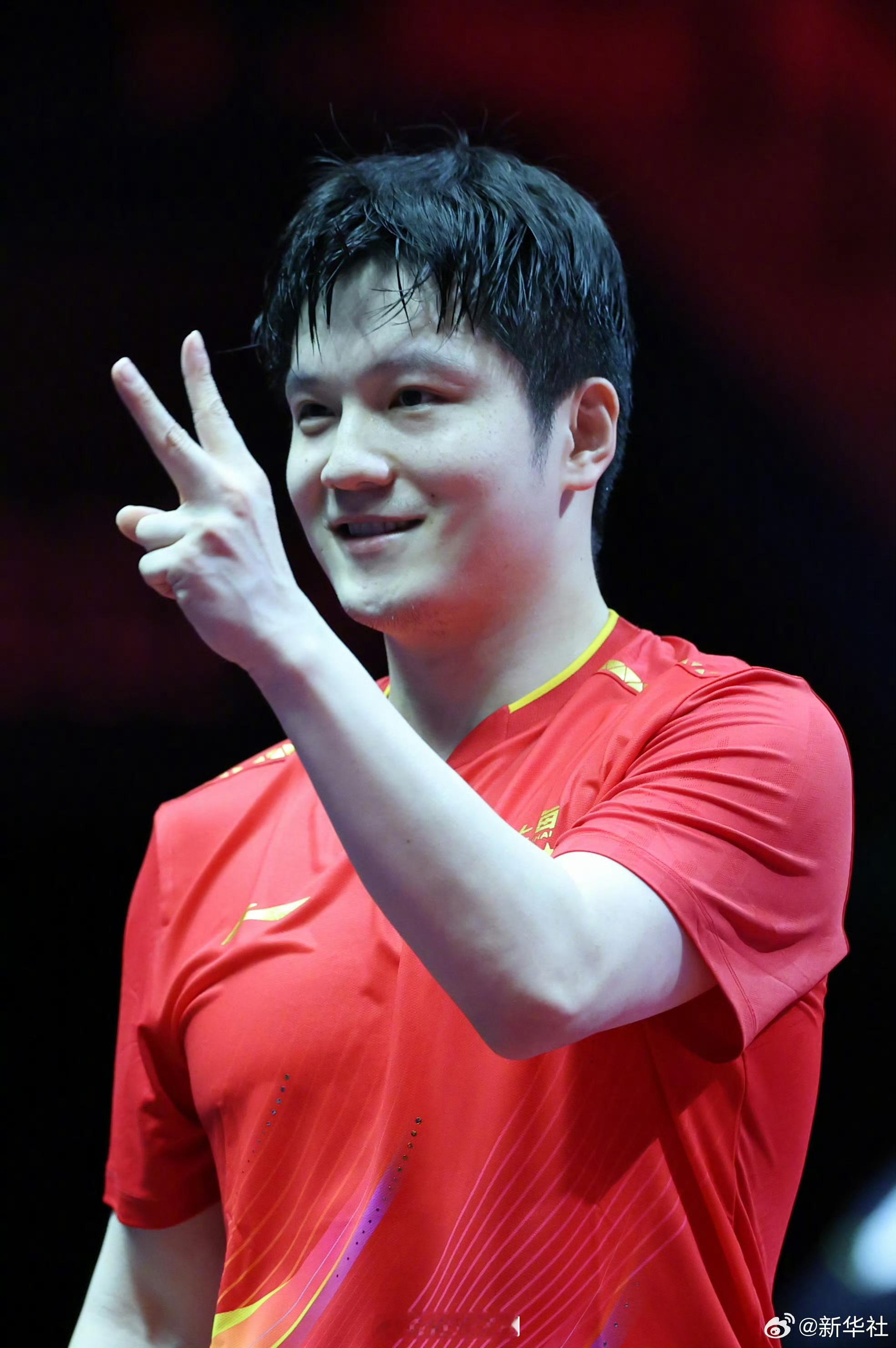 恭喜樊振东选手成功卫冕全运会男单冠军，并获得个人全运第6金、个人第114冠！没有