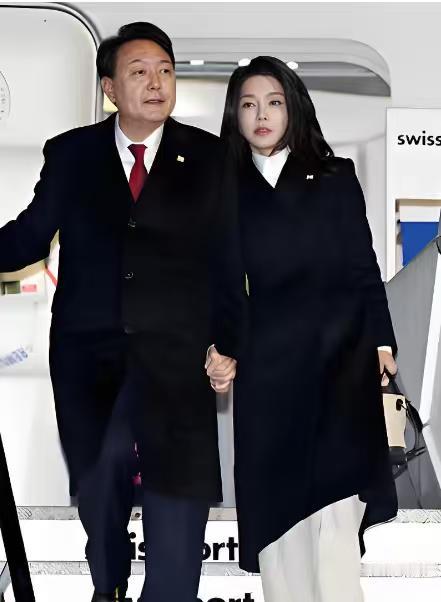 李在明挺狠的，不管是尹锡悦还是金建希，他是一个都不打算放过！消息称，负责调查前总