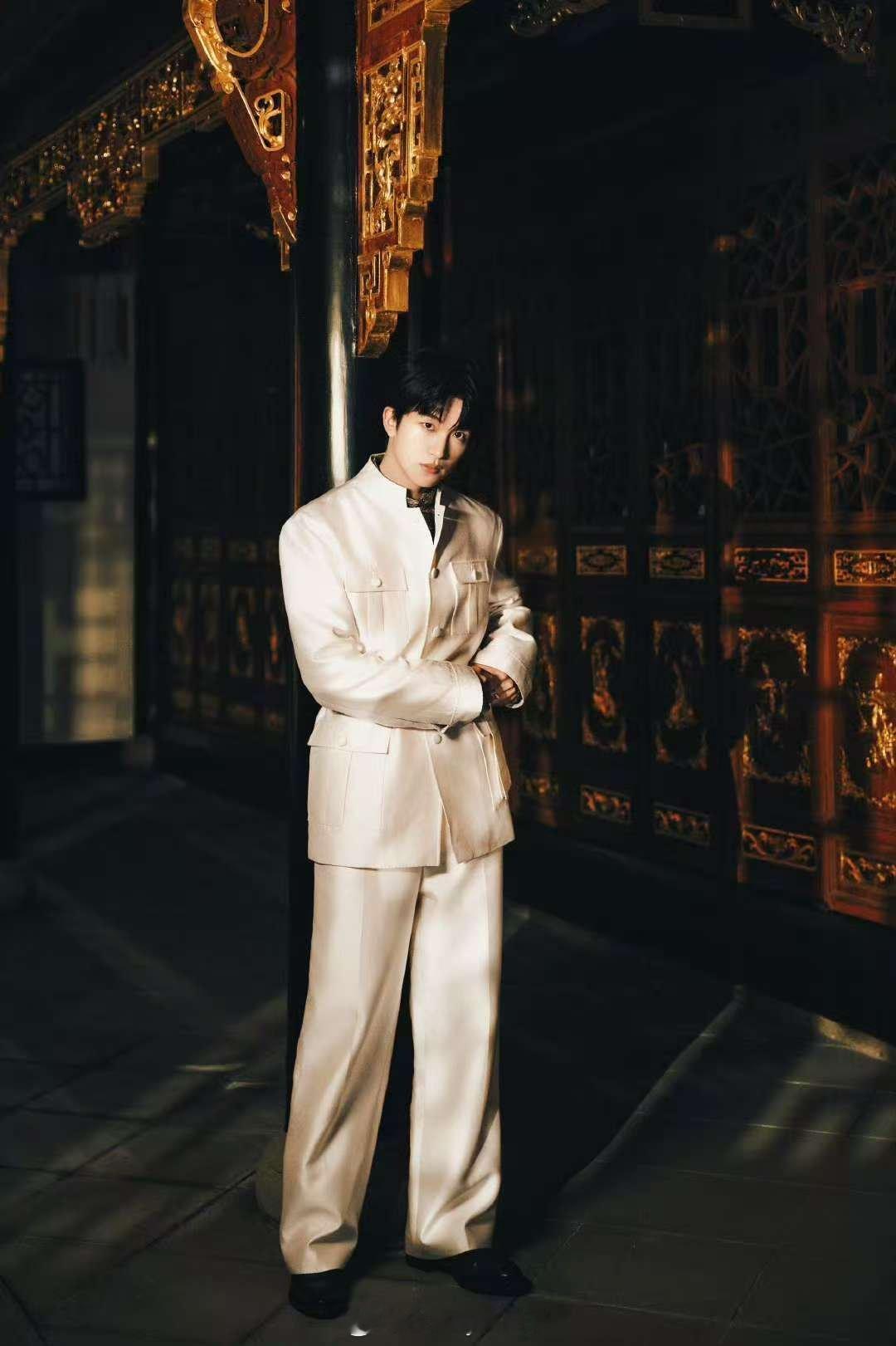 黄子弘凡是魔丸也是灵珠湖南卫视连发20条黄子弘凡 温柔是灵珠本色，鲜活是魔丸特质