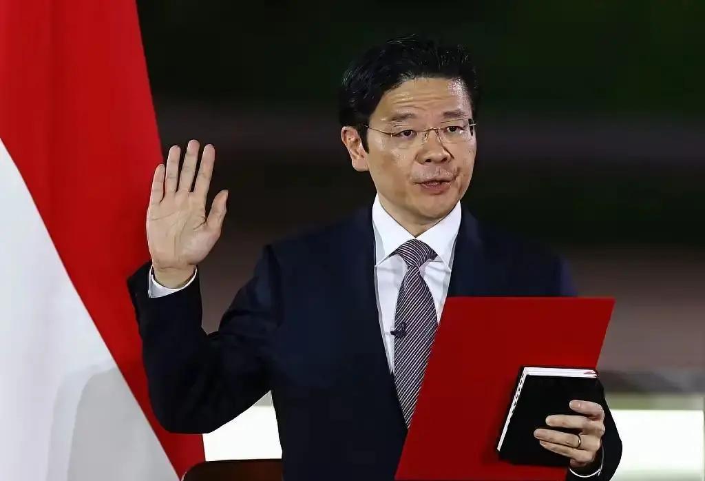 把钓鱼岛叫成尖阁诸岛，总理黄循财还劝中国对日本让步，看来，新加坡已经选边站队，是