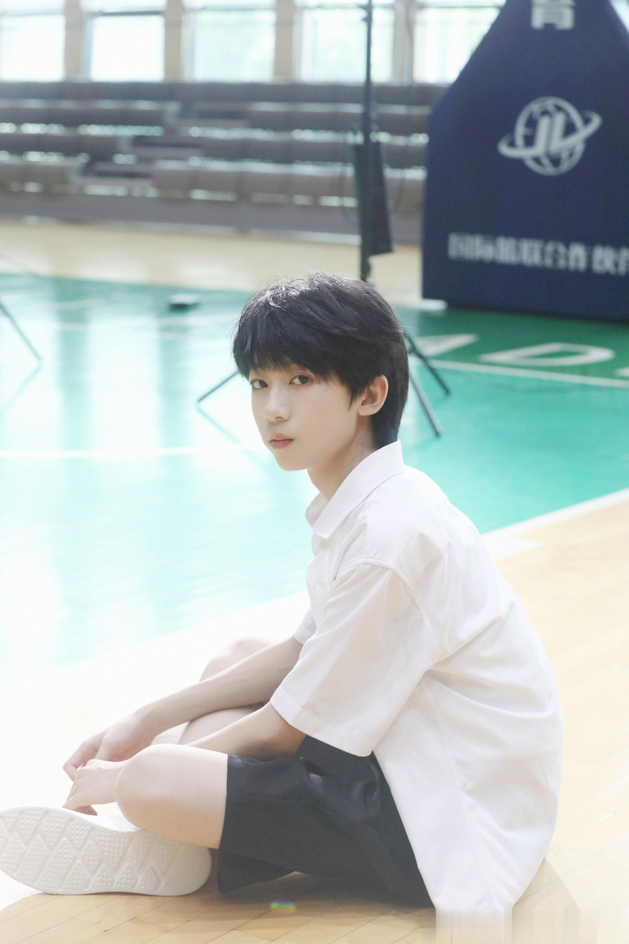 #杨博文YBW[超话]#ybw#杨博文 携梦扬帆博众闻# ybw#杨博文 王牌主