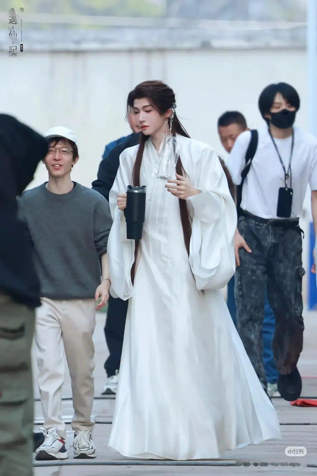 小四导演多高啊？刘宇还比他高一截。。 