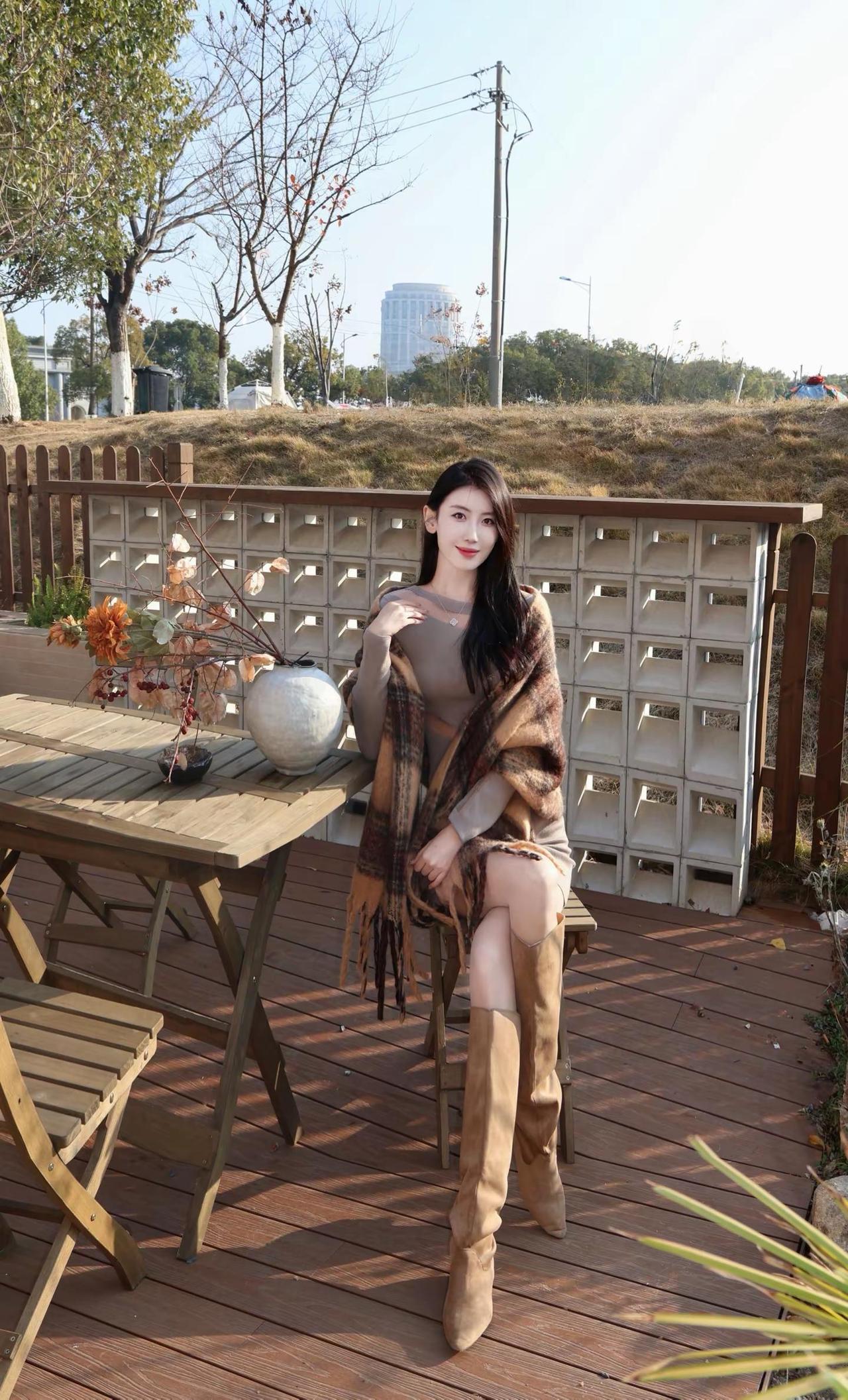 镜头邂逅阳光 折射幸福 气质穿搭 分享照片