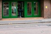 搜狐新闻:【21岁女子火车上上厕所，没想到遭陌生男子性侵 - 搜狐新闻】网页链接