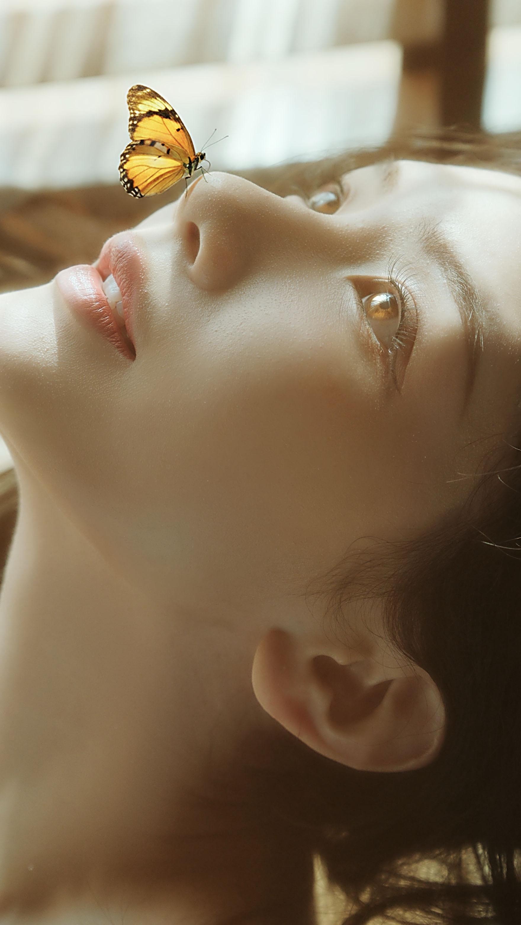 多想要透过你眼睛 去找寻最原始的野性。