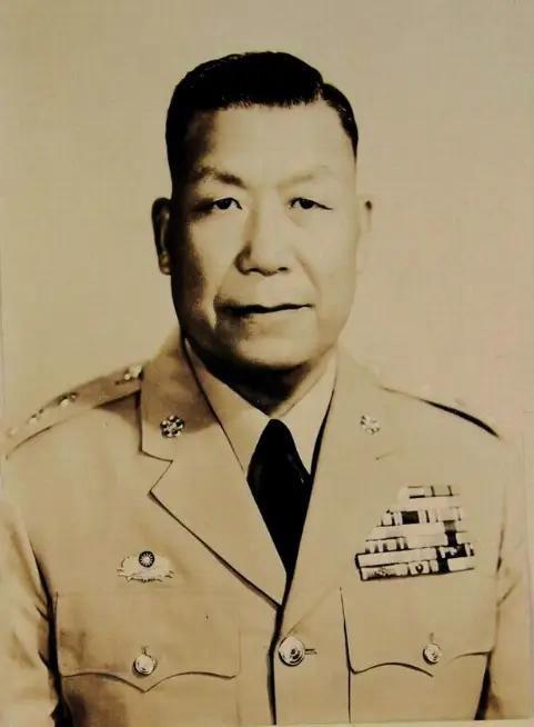 1949年，蒋介石下令刘安祺撤离青岛前炸毁重要设施，可刘安祺非但不执行，还对部下