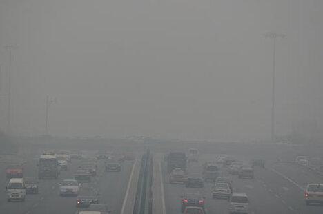 哈尔滨今日遭遇“双重危机”
今日的哈尔滨，空气质量陷入“双重危机”，不仅被重度雾