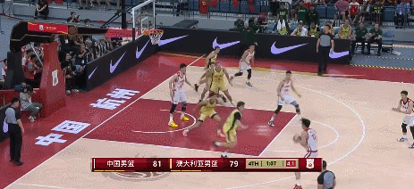 中国男篮vs澳大利亚男篮 王俊杰这关键球太硬了，23分6篮板4助攻，罚球的时候观
