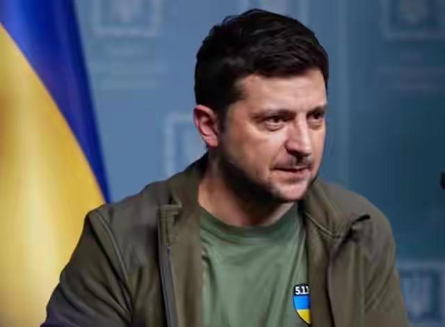 4月16日，乌克兰利沃夫街头一群妇女与乌克兰征兵人员发生激烈冲突，双方都有人受伤