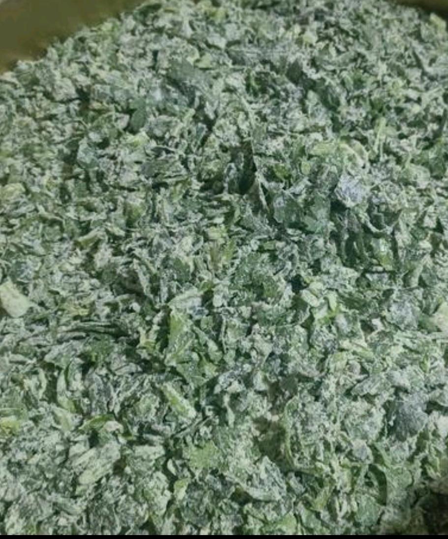 刚刚想到明天一定要做个蒸菜。
小时候在老家过年时吃的那种。

用菠菜和茼蒿，剁碎