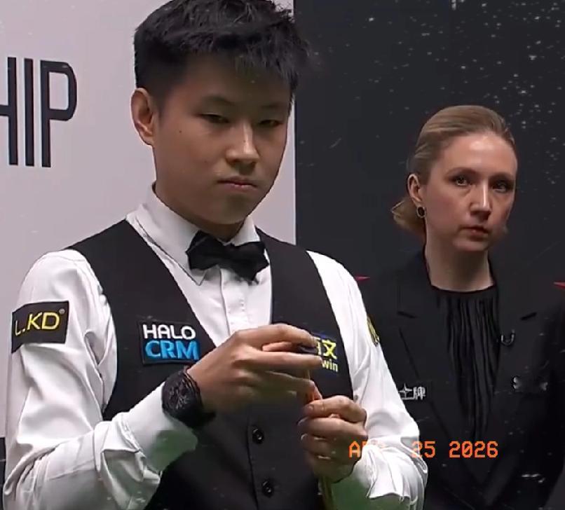 第11局，赵公子轰出单杆破百115分，以115-11胜出，比分6-5再度领先，这