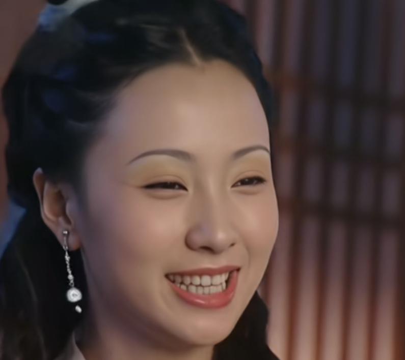 没想到陈红和陶虹居然同过框！
在春光灿烂猪八戒中，陶虹扮演小龙女，陈红扮演嫦娥，