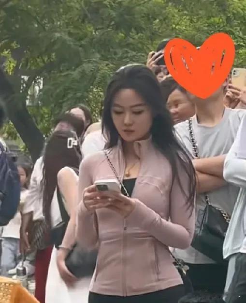 众里寻他千百度。蓦然回首，那人却在，灯火阑珊处。