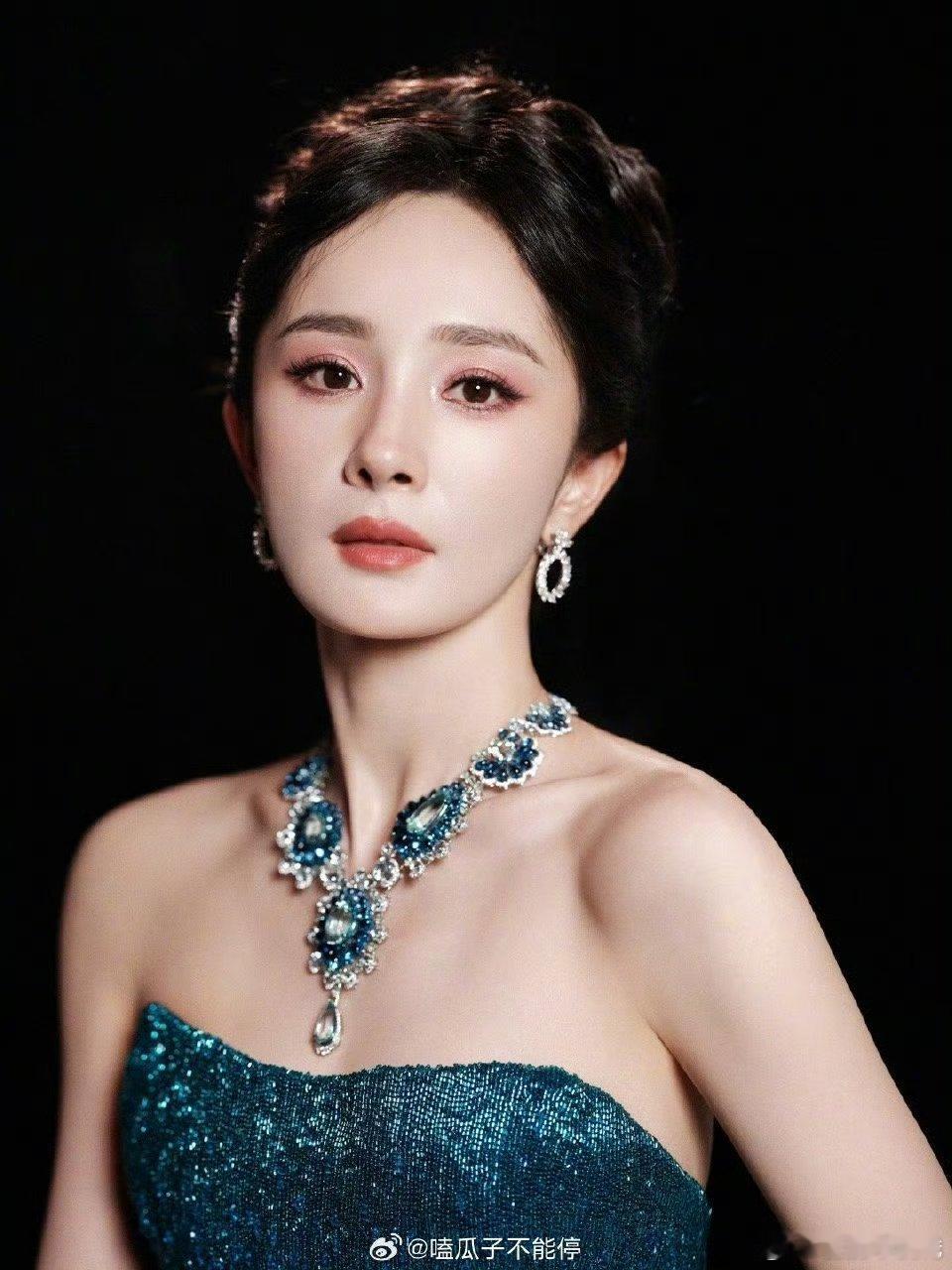 杨幂连续三天都有活动要出席，还有尖叫之夜啊又能看美女红毯大杀四方了