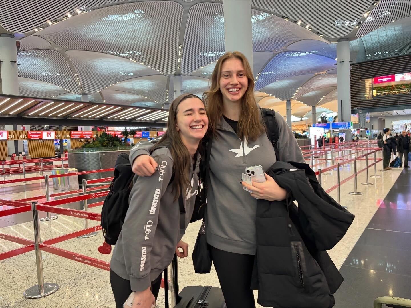 伊萨奇巴希出发🛫去米兰，参加欧冠小组赛最后一轮比赛！ 