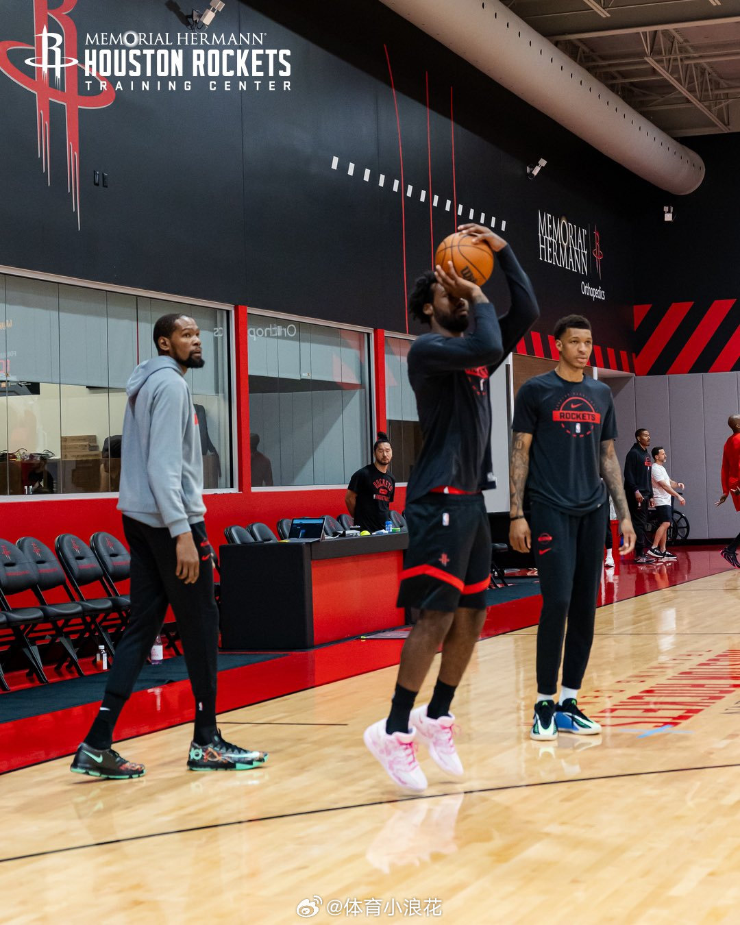 火箭vs猛龙火箭升空allfire休斯顿火箭 准备就绪⏳  cr：休斯顿火箭 