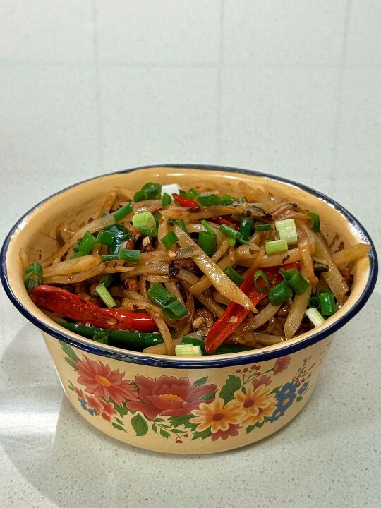 今天吃什么🥢🥢泡椒土豆炒肉丝（附做法）