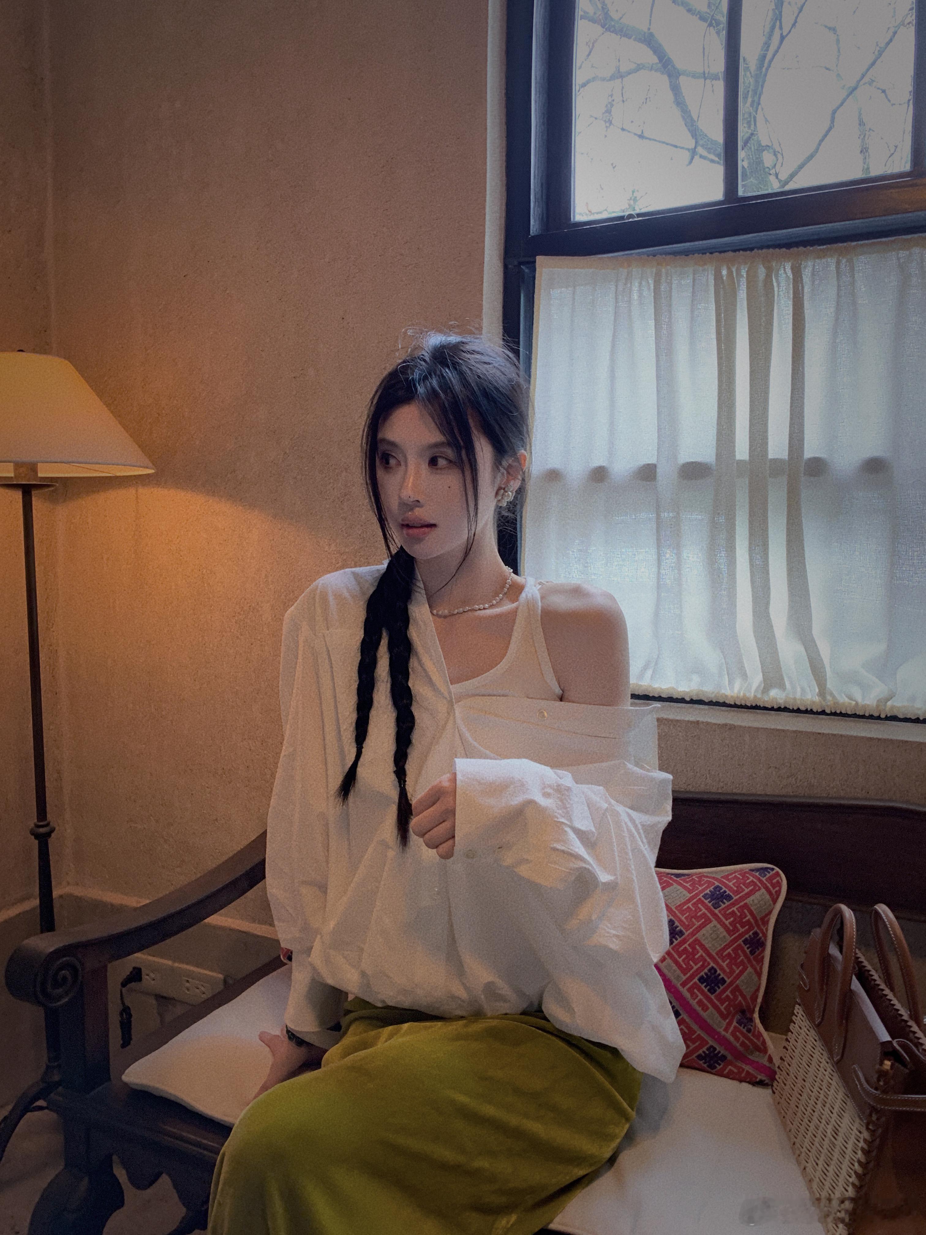 假两件白衬衫 里面的背心是连一起的噢版型也是调配多次已经在入库中✌️评论区安排两
