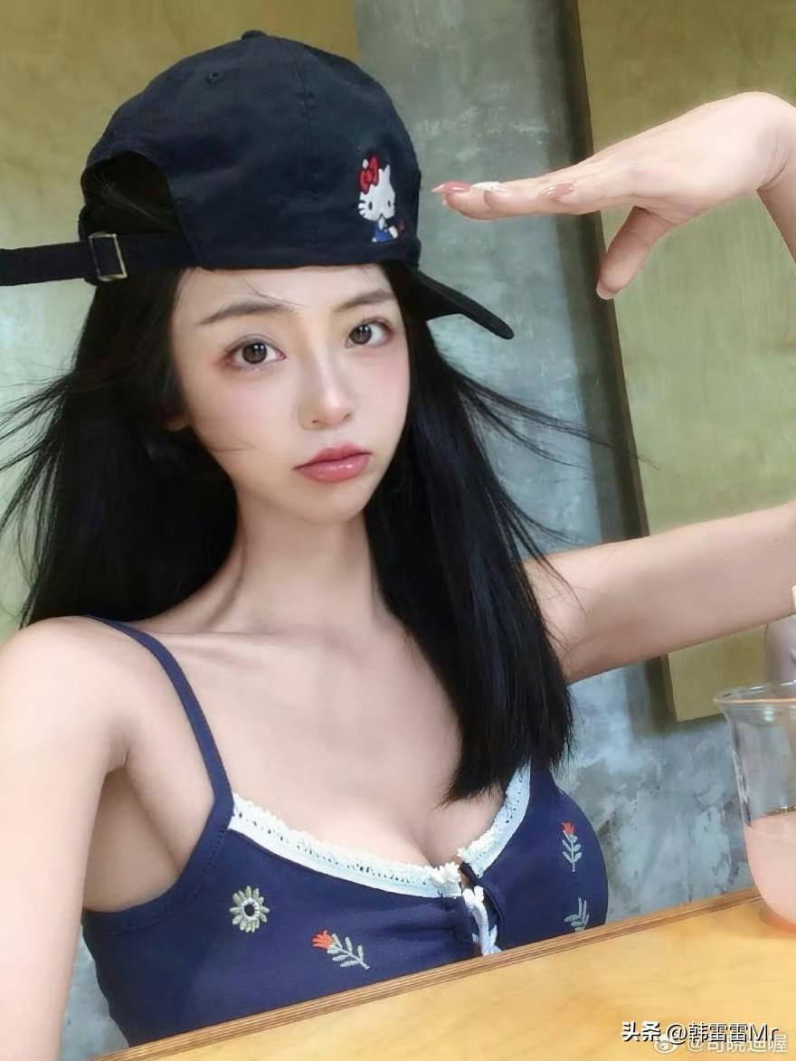 司晓迪给人的感觉就是一个清纯的邻家妹妹，维护粉丝这一块上来就是硬钢，当她的粉丝不