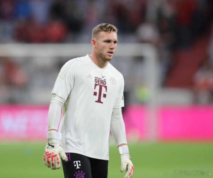 好体育名记罗马诺消息，拜仁门将佩雷茨已经完成了南安普顿的体检，将租借加盟半个赛季