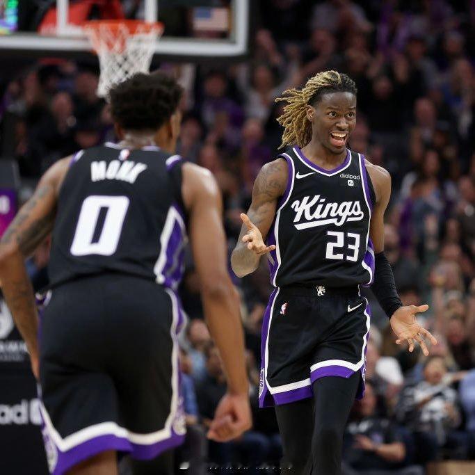 Michael Scotto：雄鹿队与国王队就以马利克·蒙克和基翁·埃利斯为核心