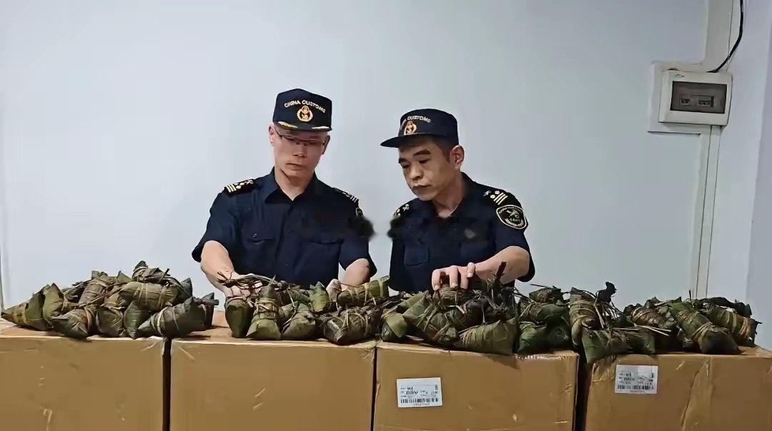 1.6吨粽子被海关拦下，不是小事儿，是真违规了。
​这事发生在6月中旬，清远海关