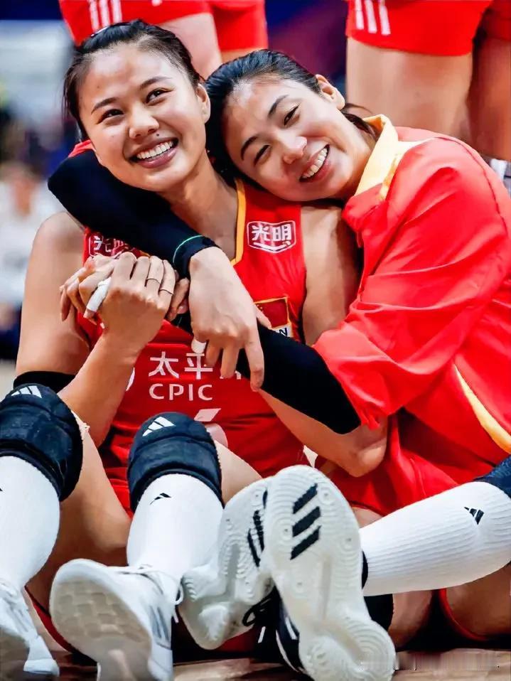 2024世界女排联赛最新排名:
(第二轮)
排名/球队/胜负场/得失局/积分/净