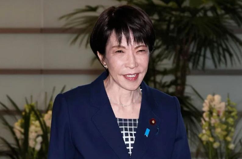 明知参拜靖国神社是历史原罪，常年背负全世界骂名，也捞不到半点实际好处，日本政客为