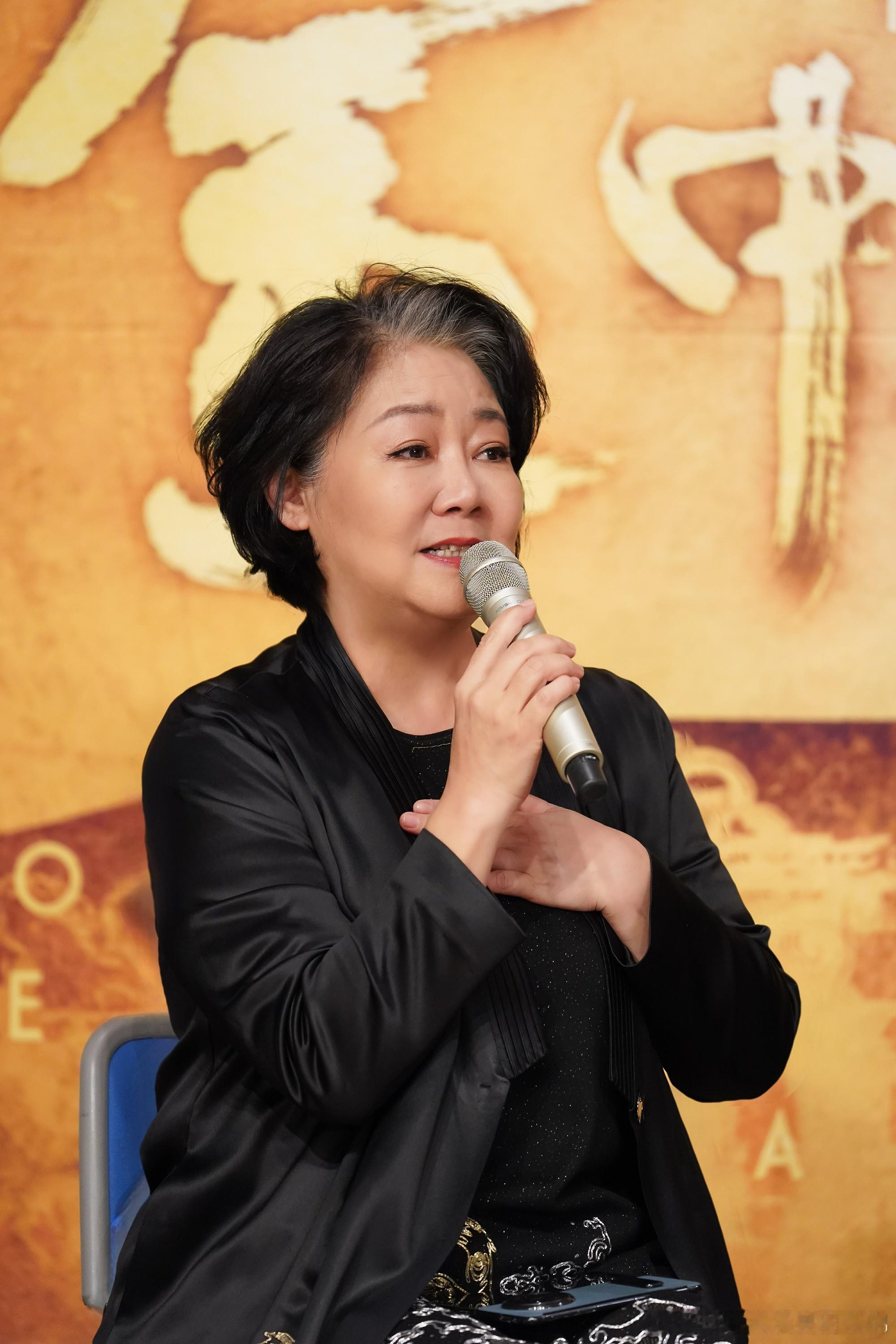 萨日娜谈加盟话剧《金中都》：追溯北京建都之根，舞台首秀倍感珍惜 ​​​