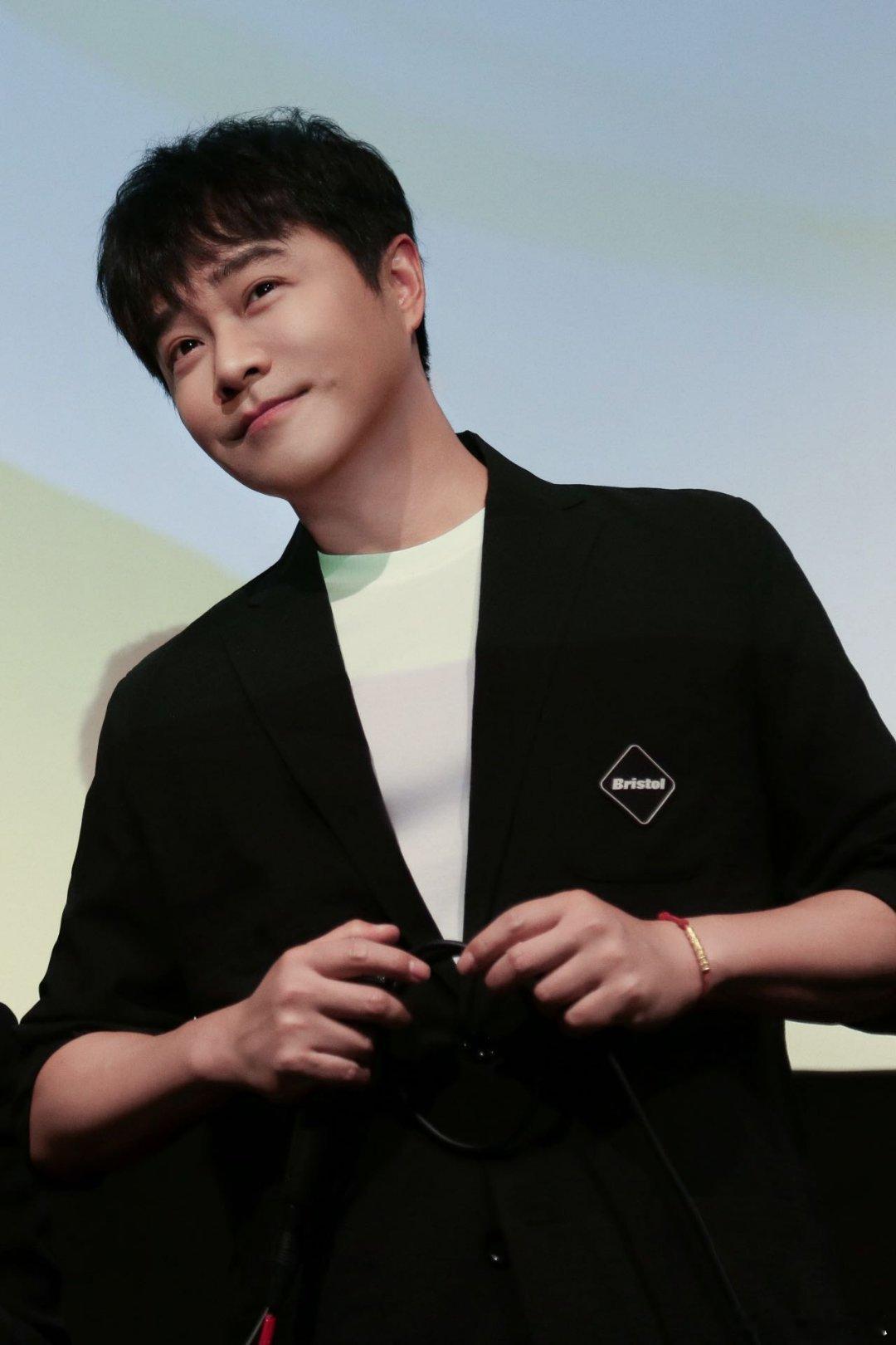 从传媒关注导演到金鸡提名，陈思诚以《唐探1900》《误杀3》等作品站稳脚跟，一晚