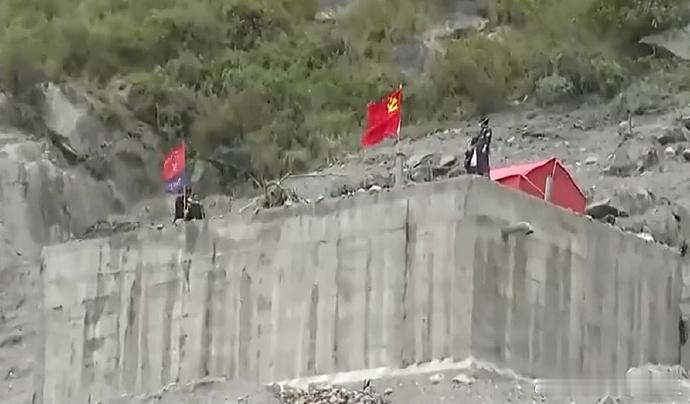 吉隆口岸唯一能看到的建筑 昔日繁忙的中尼边境通商口岸，车流人流络绎不绝，承载着两