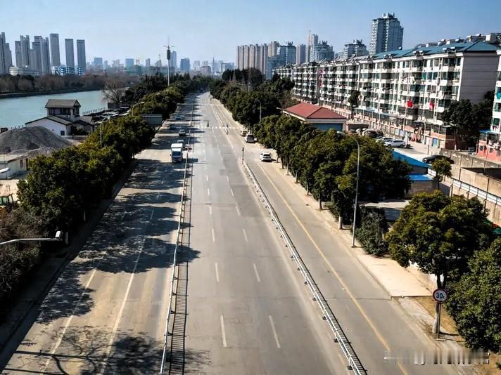 仪征渡江路改造不再粗暴施工！古迹保住，老百姓民生短板补齐

土生土长扬州人，持续