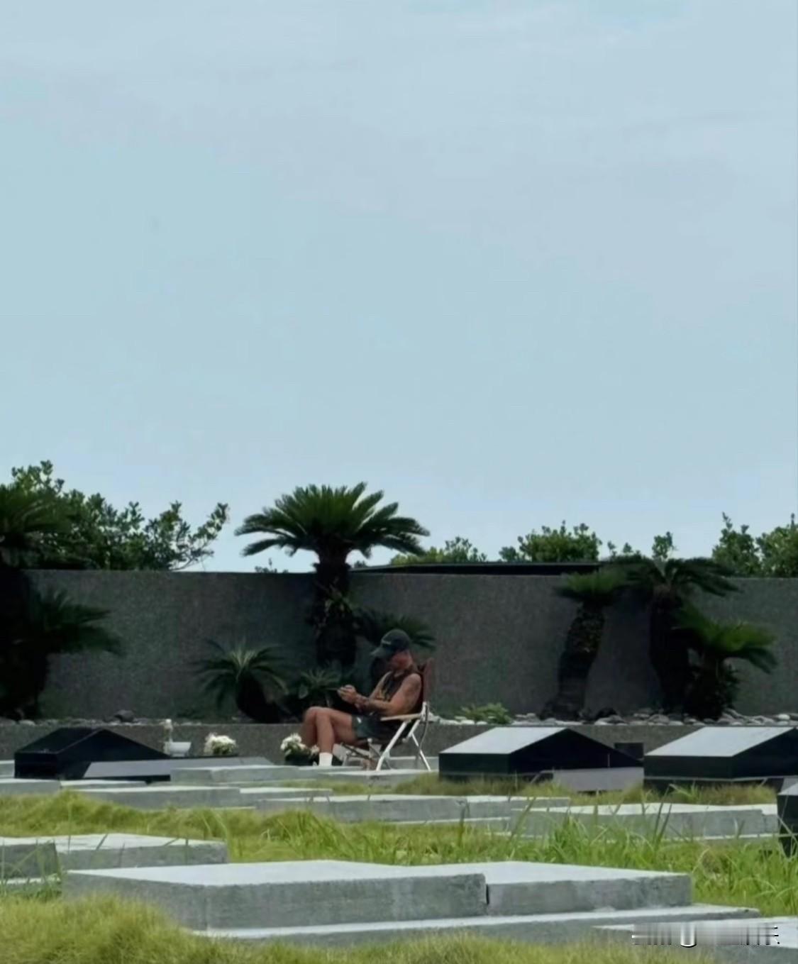 欧巴的余生太漫长了
二十几岁为了事业放弃的女孩，人生过半后重新走在一起
	
度过