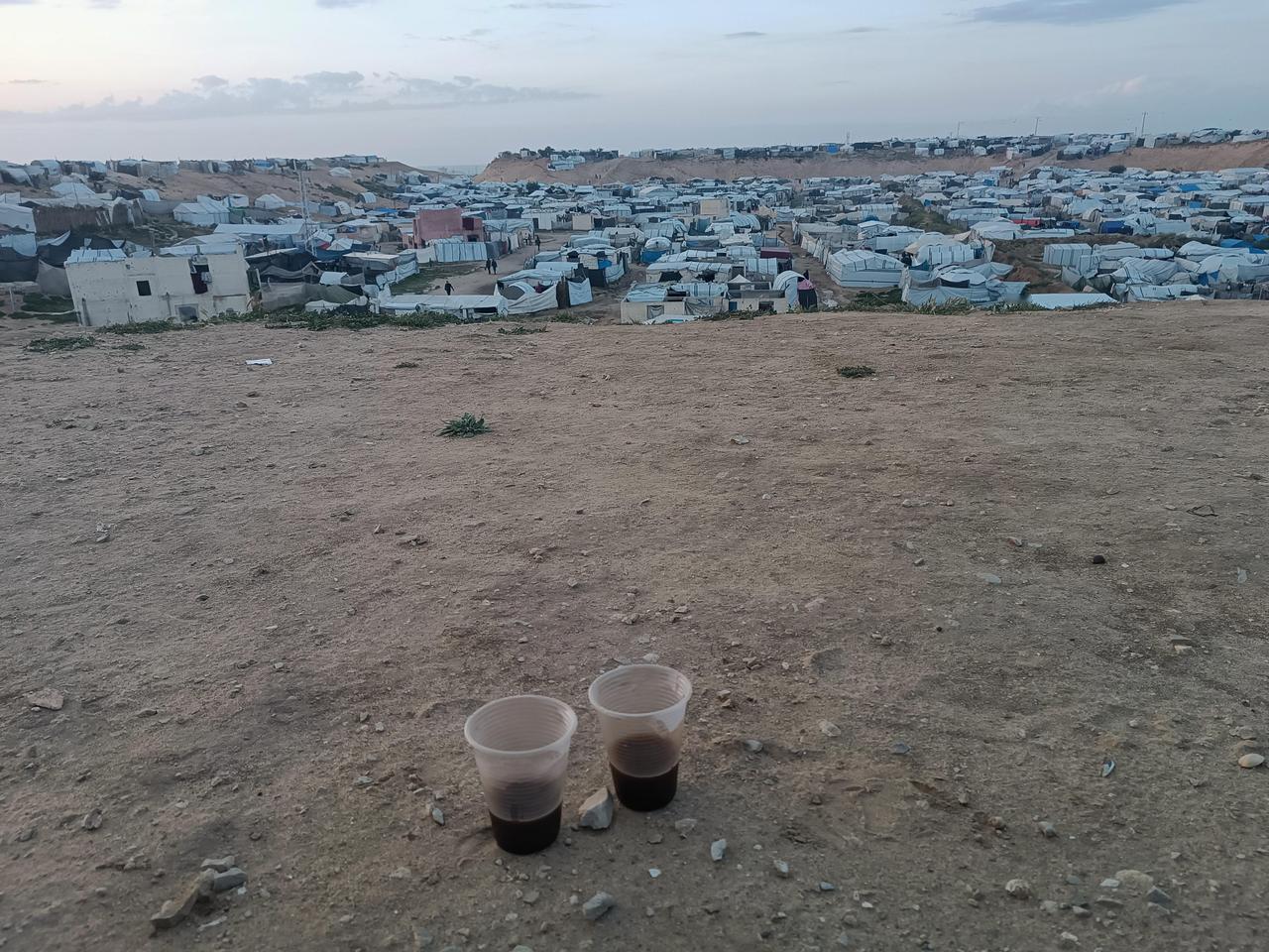 这是加沙地带一名网友分享的晚间咖啡照片。